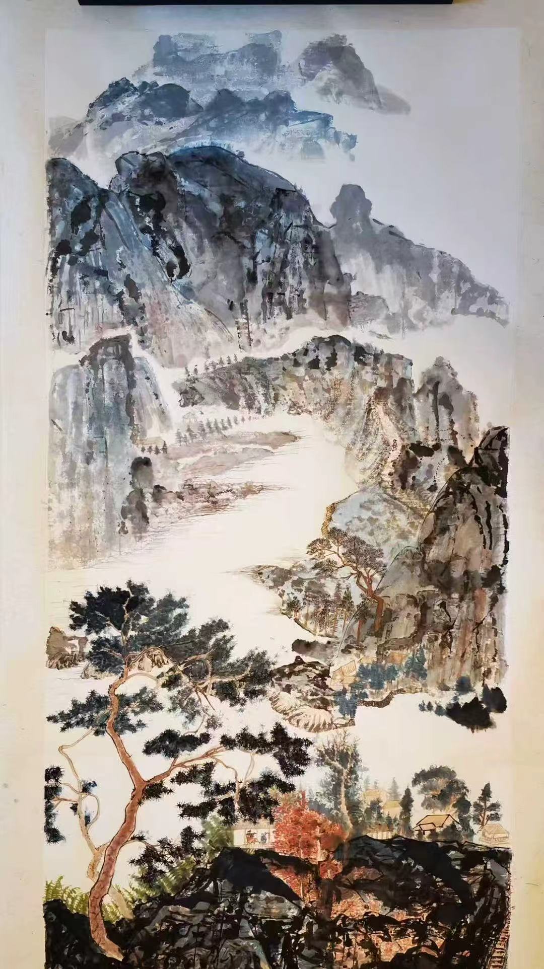 【模写】中国画 張士保 菊如 彩色山水 紙本 掛軸 合箱 風景 MB368 山川吟· 云岭松风图》 中国画（纸本）｜138×68cm｜原创作品– Yuli Atelier